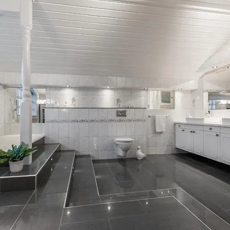 Arboretet: Seaside Retreat With Private Pool & Sauna In Villa *