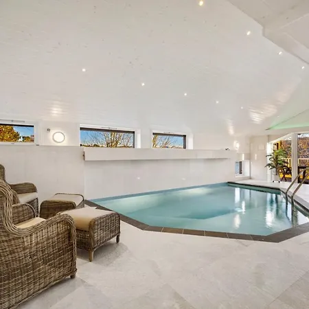 Arboretet: Seaside Retreat With Private Pool & Sauna In * Bergen