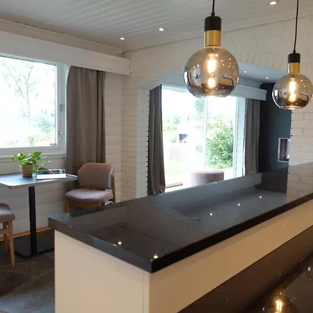 Arboretet: Seaside Retreat With Private Pool & Sauna In Villa Bergen