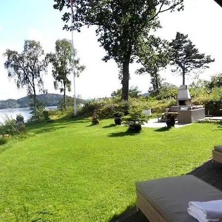 Arboretet: Seaside Retreat With Private Pool & Sauna In Villa Bergen