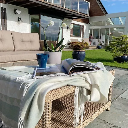 Arboretet: Seaside Retreat With Private Pool & Sauna In Bergen