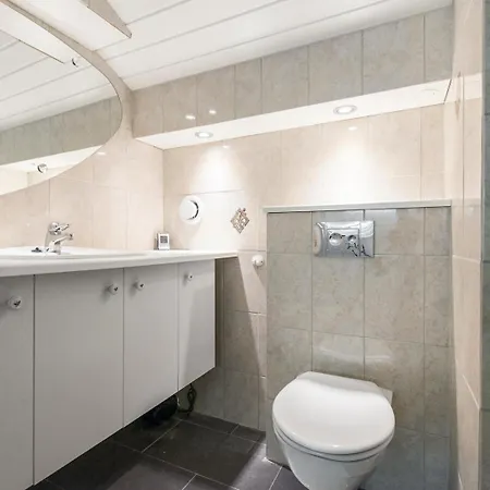 Arboretet - Seaside With Private Pool & Infrared Sauna In The Heart Of Arboretet, Willa Bergen