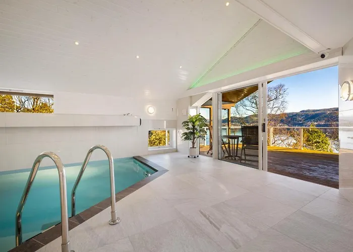 Arboretet - Seaside With Private Pool & Infrared Sauna In The Heart Of Arboretet, Берген