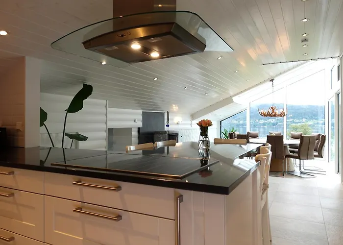 Arboretet - Seaside With Private Pool & Infrared Sauna In The Heart Of Arboretet, Вилла Берген