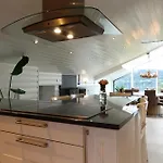 Arboretet: Seaside Retreat With Private Pool & Sauna In Villa Bergen