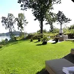 Arboretet: Seaside Retreat With Private Pool & Sauna In Villa Bergen