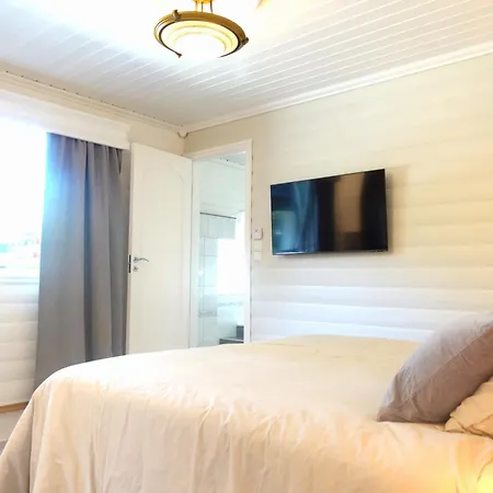 Arboretet - Seaside With Private Pool & Infrared Sauna In The Heart Of Arboretet, Μπέργκεν